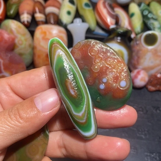 石英质玉未镶嵌珠宝半成品高*帅