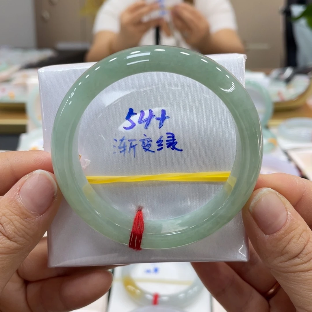 未镶嵌手镯翡翠翡翠