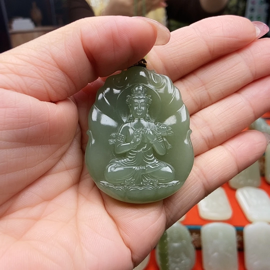 秋***和田玉未镶嵌颈饰