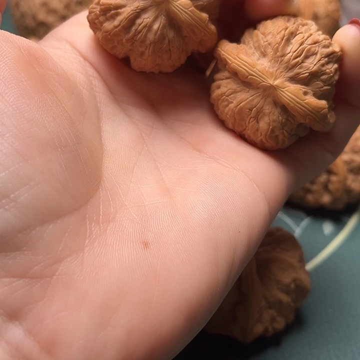 人****z文玩核桃把件38血麒麟