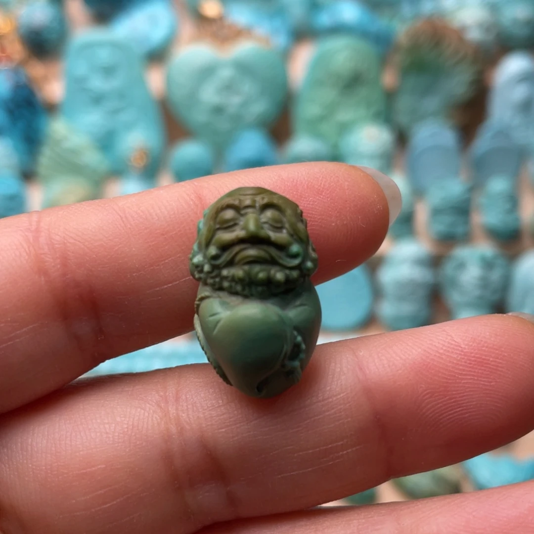 绿松石未镶嵌颈饰