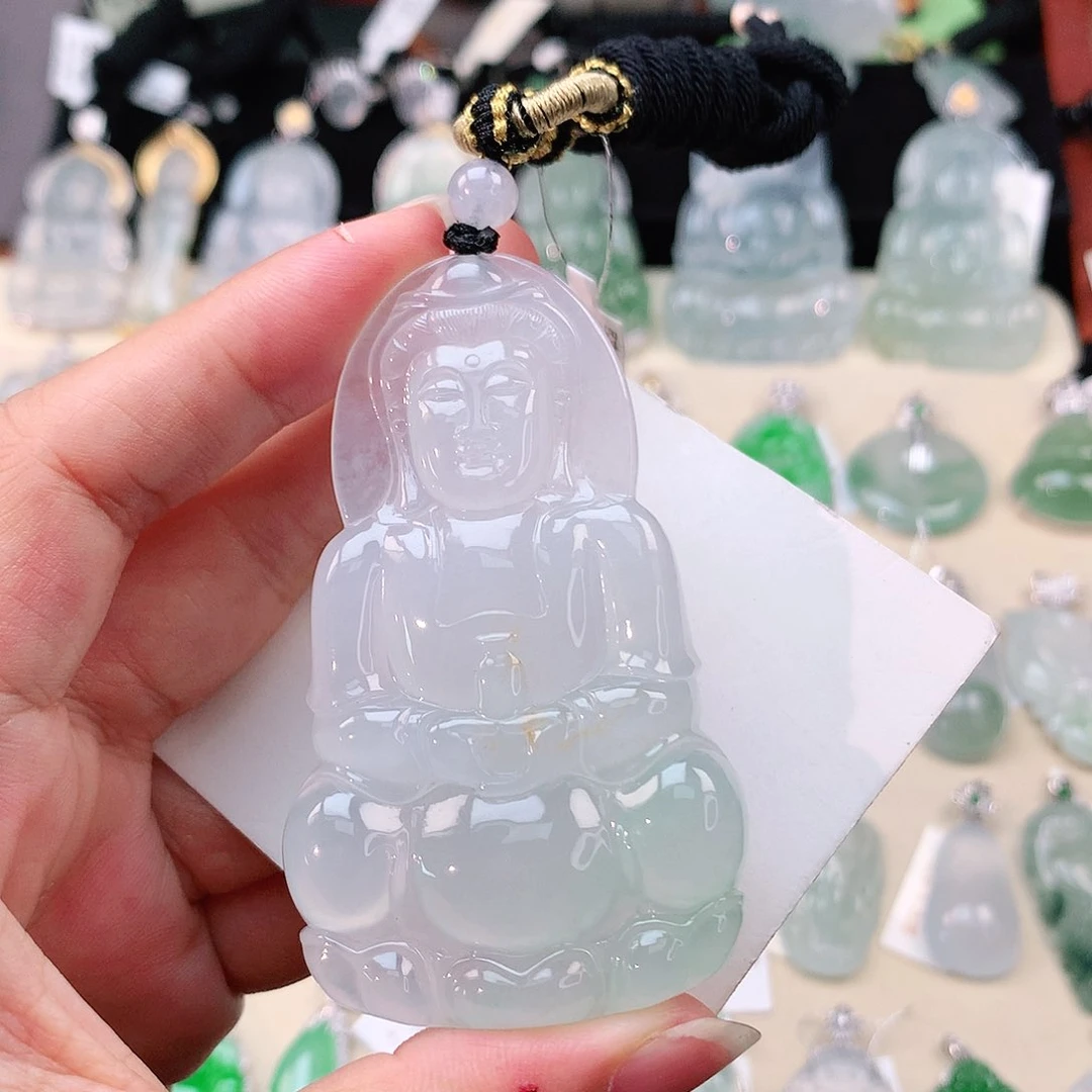 翡翠未镶嵌颈饰观音