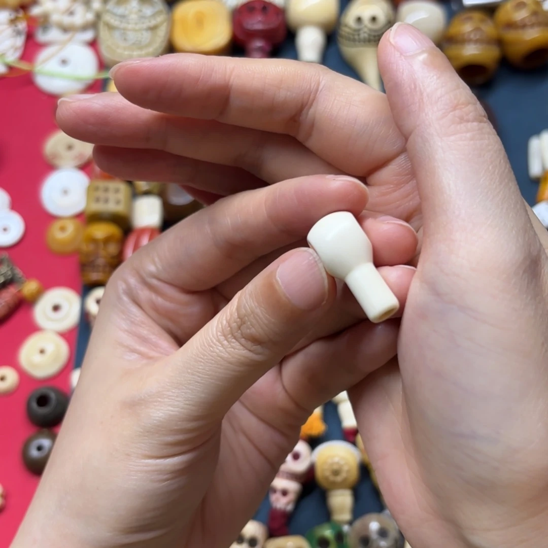 配饰等都可做一些点缀图案与造型