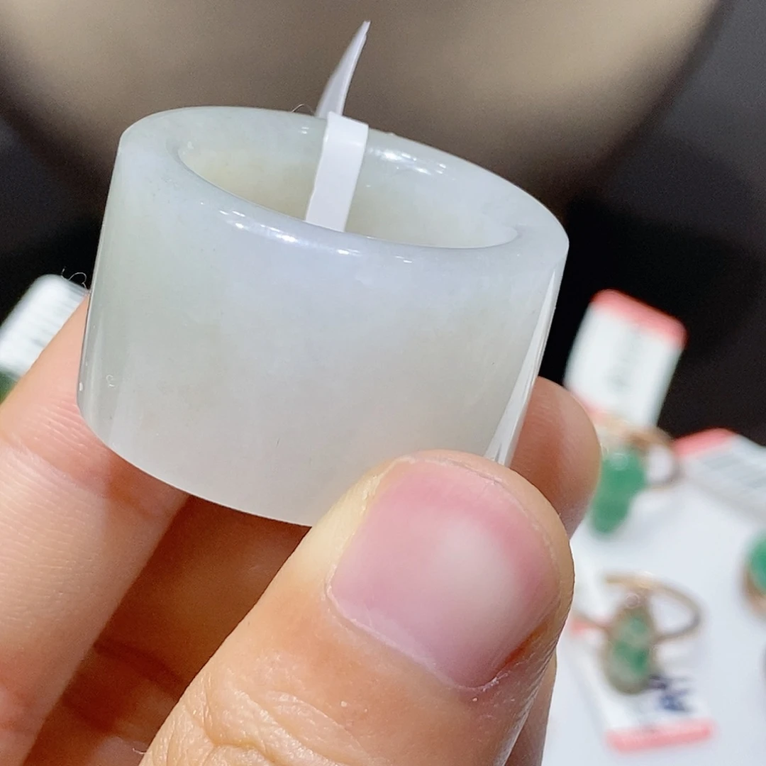 磨***唧独山玉未镶嵌吊坠