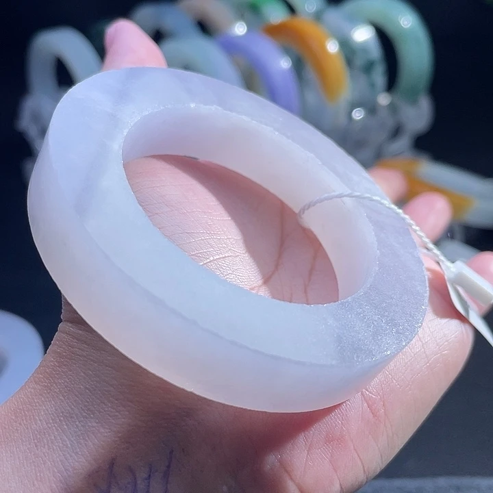 定制翡翠未镶嵌翡翠手镯