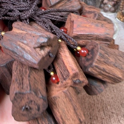 藤类手把件发其一降真香