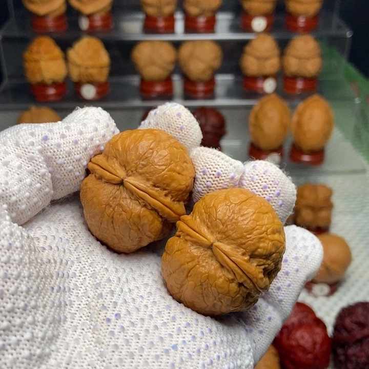 文玩核桃把件佛陀元宝39