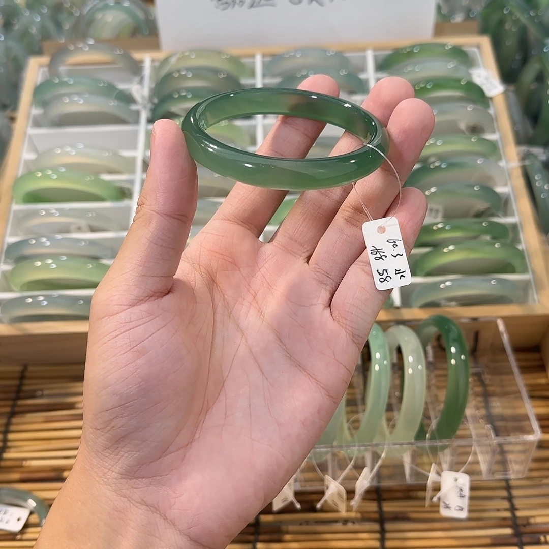 玛瑙/玉髓未镶嵌手镯圈口60.3