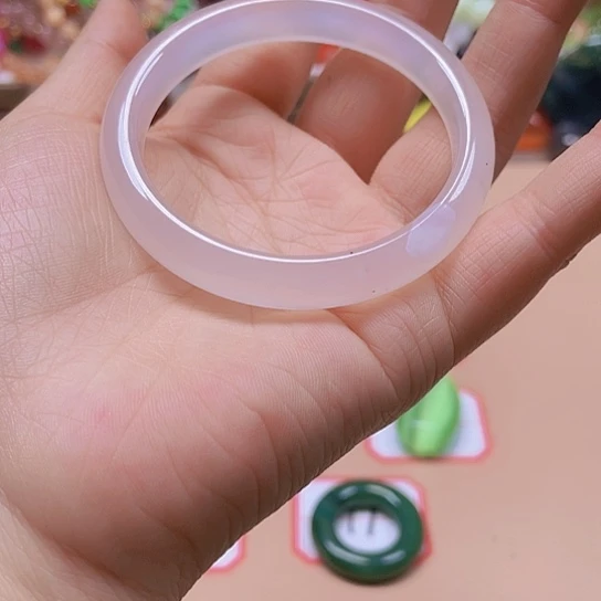 玛瑙/玉髓颈饰未镶嵌小*窝