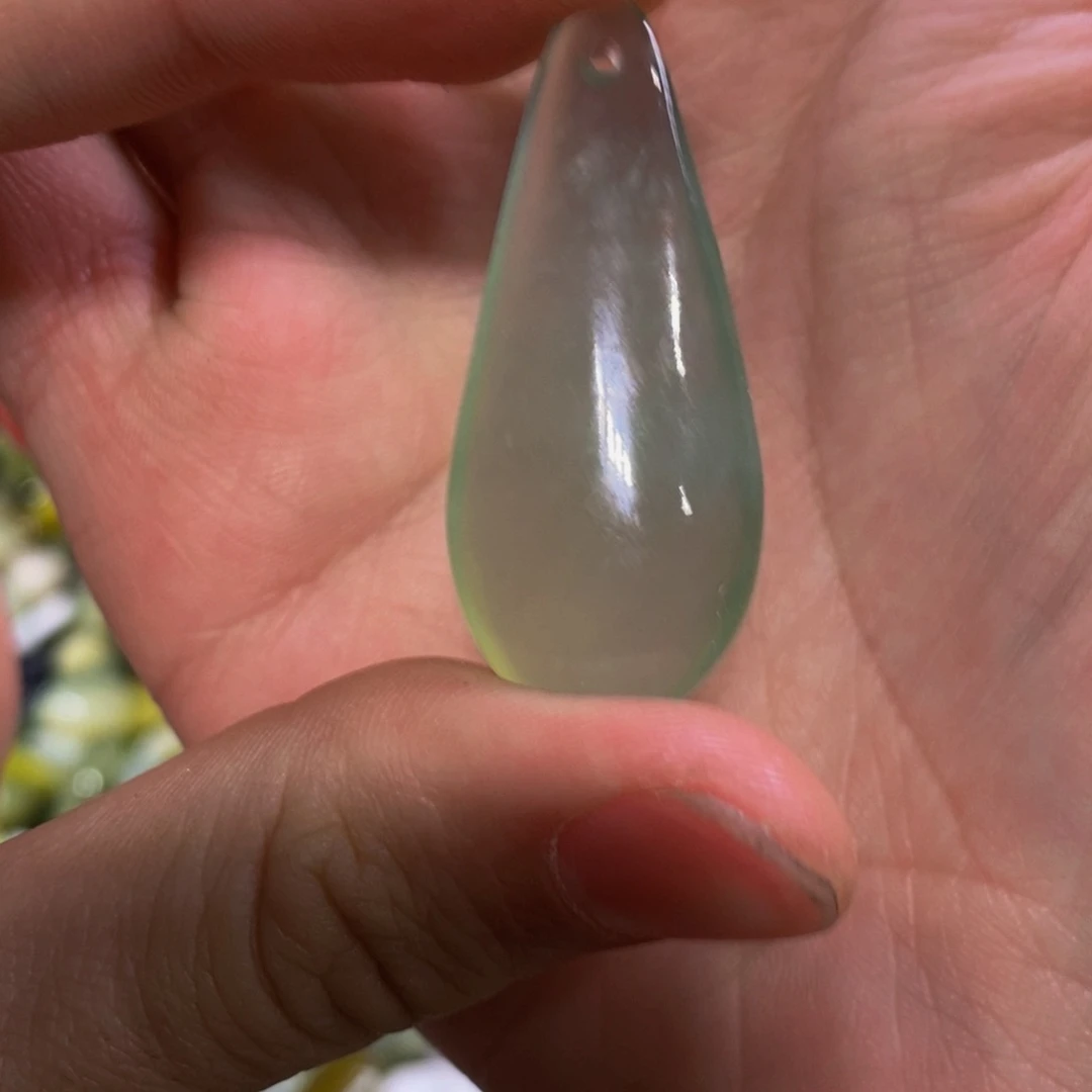 蛇纹石玉吊坠未镶嵌