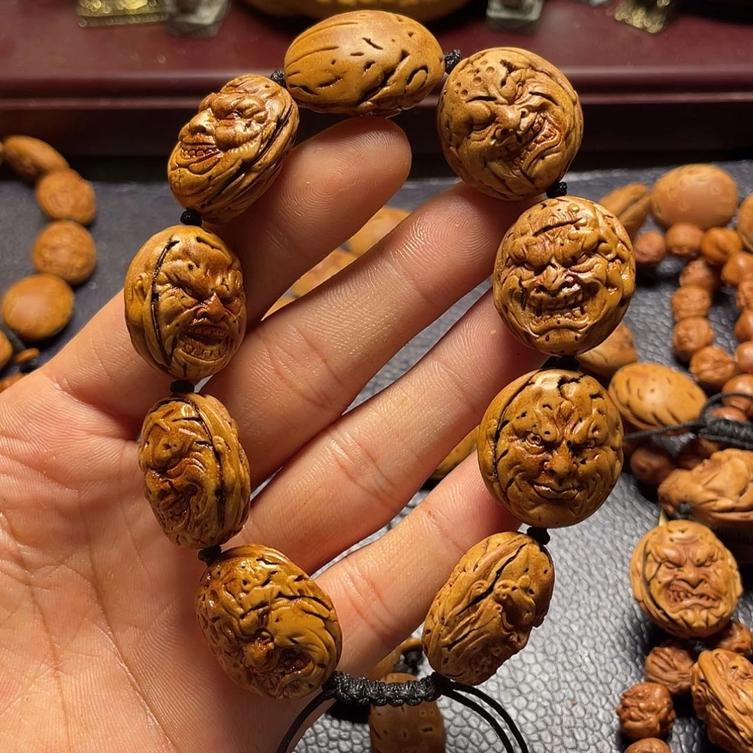 大桃核雕刻瑕疵恶僧
