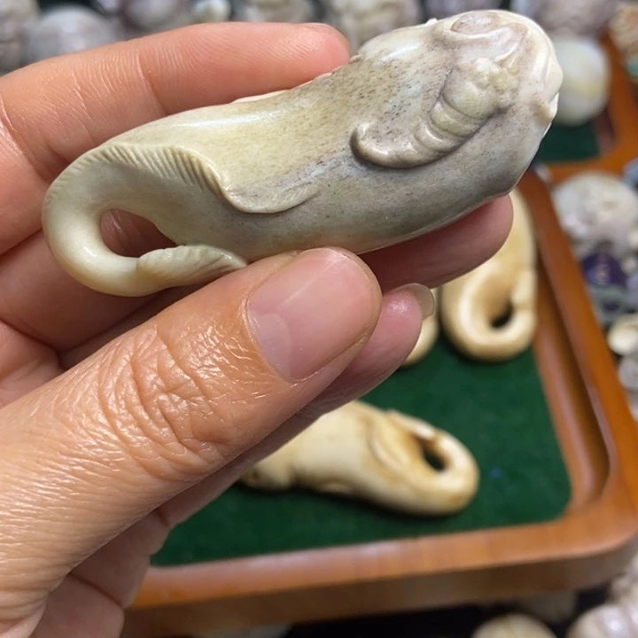 风***云配饰鹿角雕刻一个出