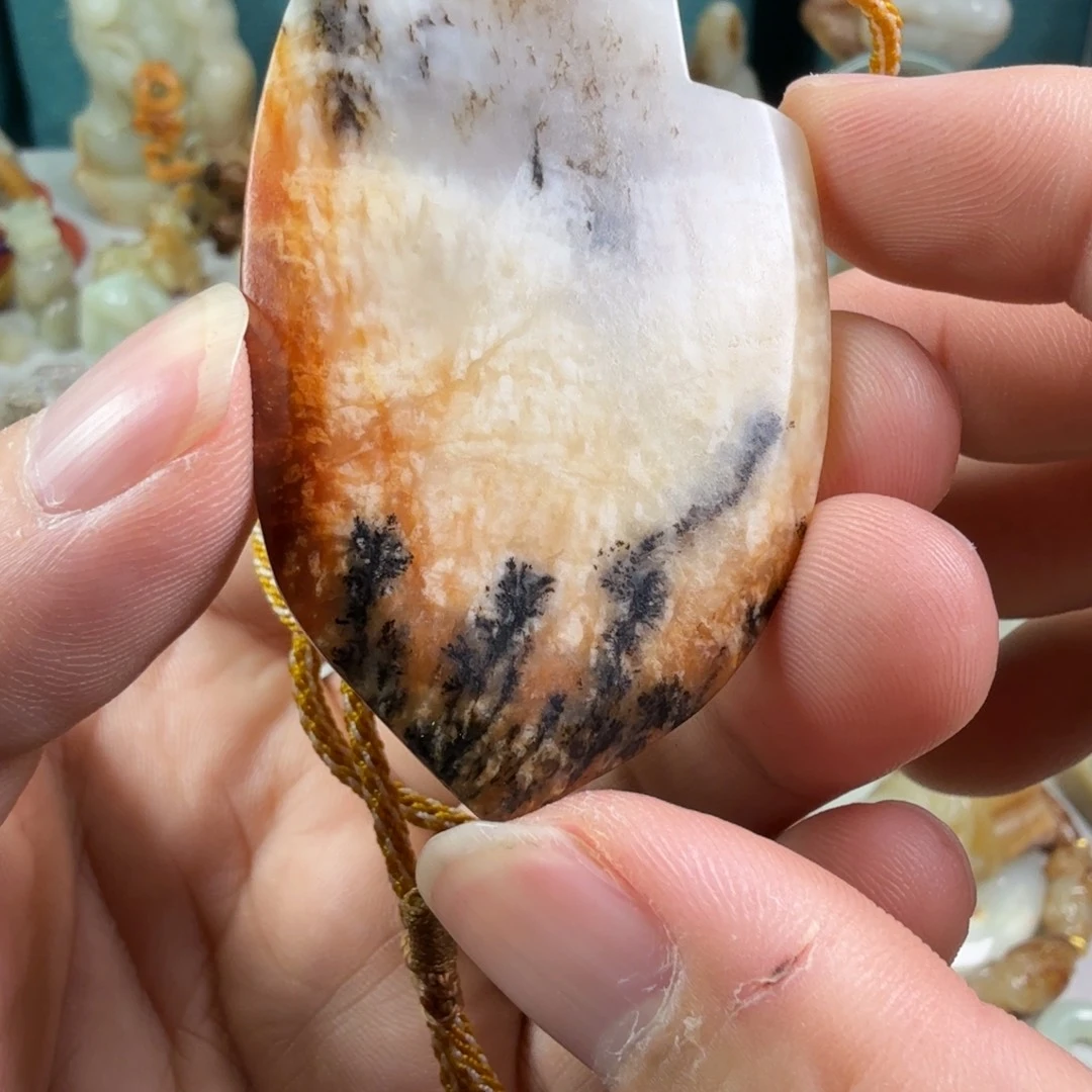 和田玉（糖玉）未镶嵌颈饰