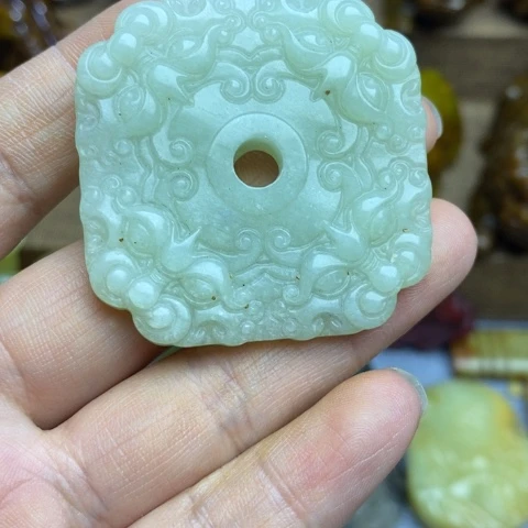蛇纹石玉未镶嵌颈饰72