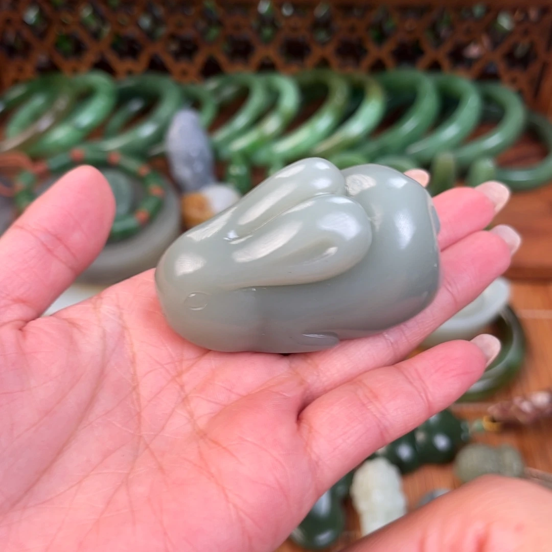 月***儿和田玉（糖玉）未镶嵌颈饰