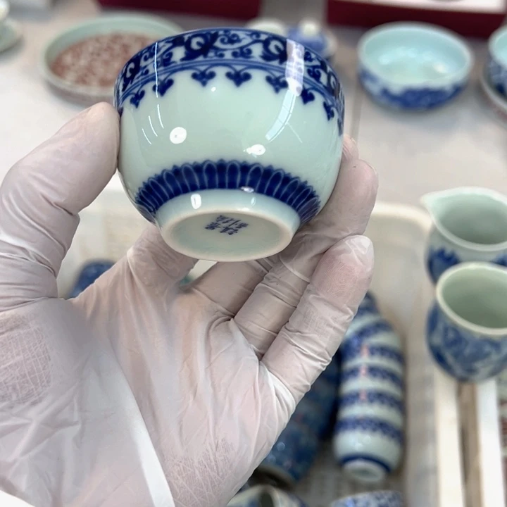 瓷片白青花宝相刚杯客杯