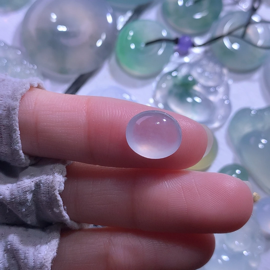 颈饰未镶嵌翡翠蛋面