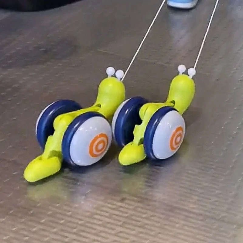 网红牵绳儿童蜗牛拉线拉绳牵引宝宝爬行学步发光宝宝拉绳学步玩具