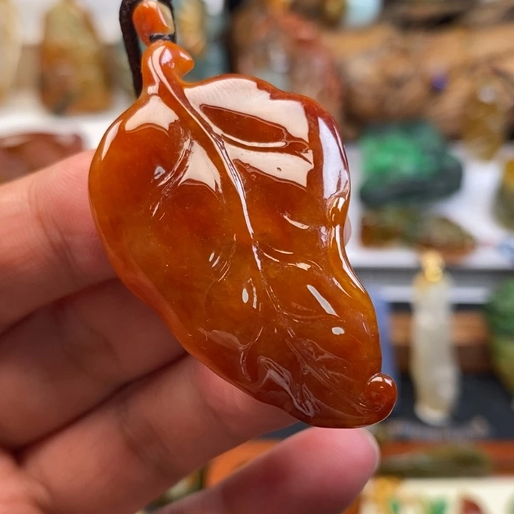 翡翠未镶嵌颈饰缅甸天然翡翠叶子