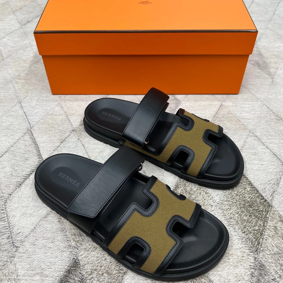 全新未使用 Hermes/爱马仕 121632 男款二舅拖鞋 拼接设计