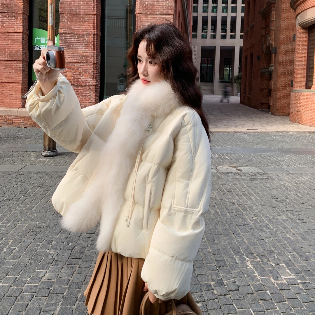 千金风米色毛绒拼接短款羽绒服女2025冬新款超洋气设计感轻暖外套