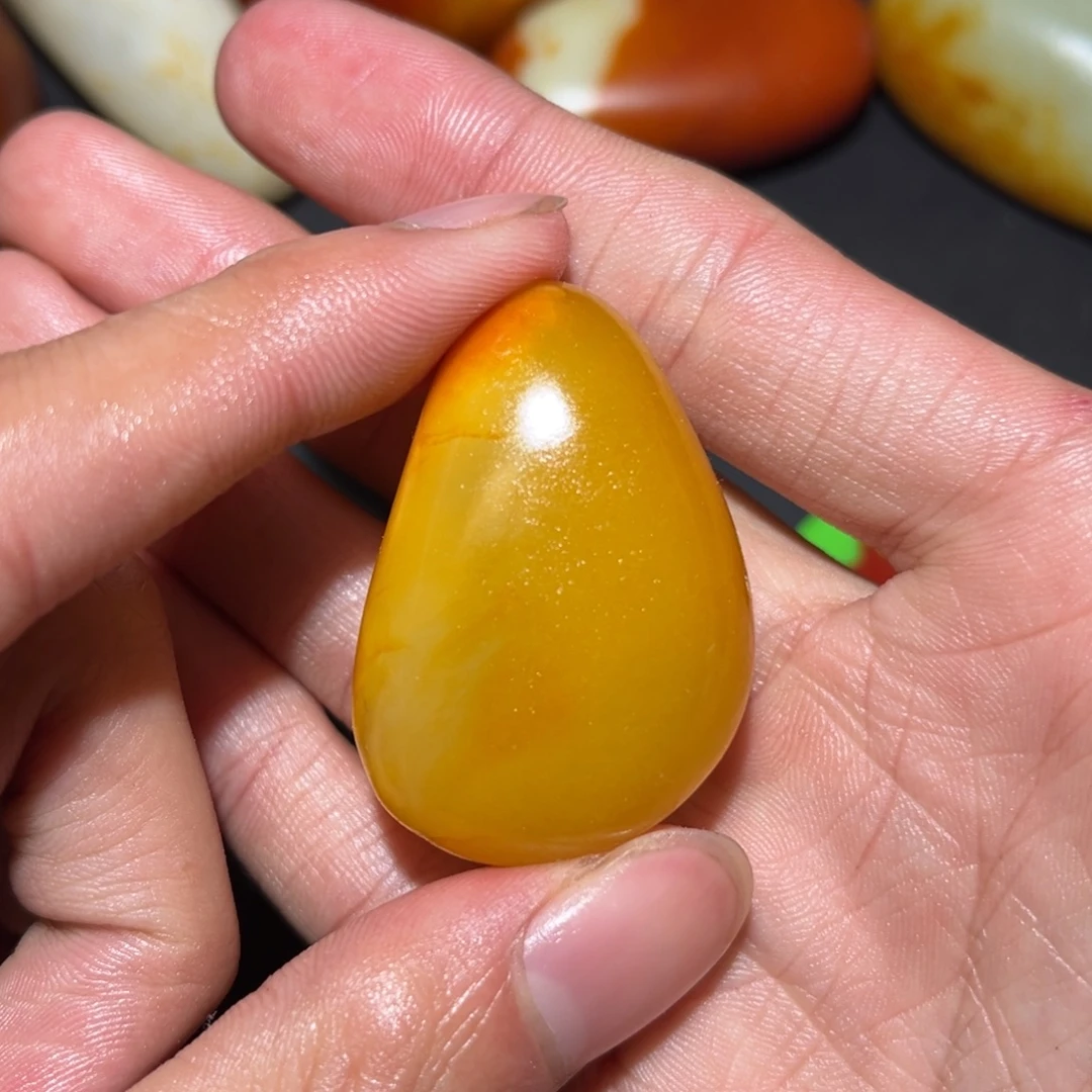 和田玉未镶嵌珠宝奇石