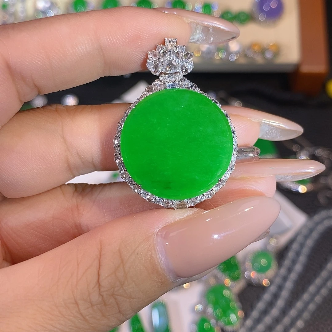 翡翠18K金镶嵌吊坠(不含链)圆牌吊坠