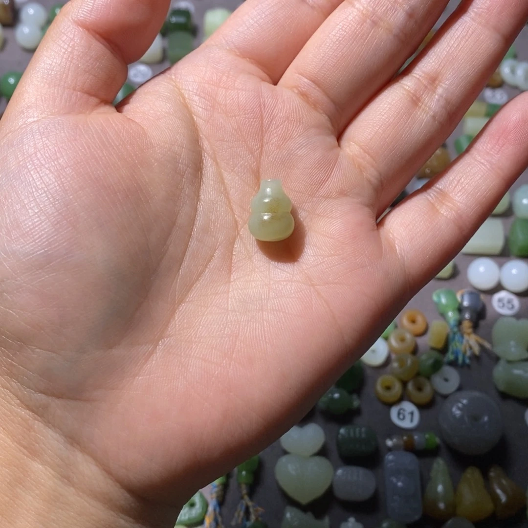 辍***菜未镶嵌和田玉车挂