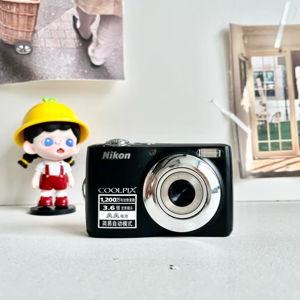 95新 Nikon/尼康 L22黑色五号电池自备1210w像素3.6倍变焦柔和