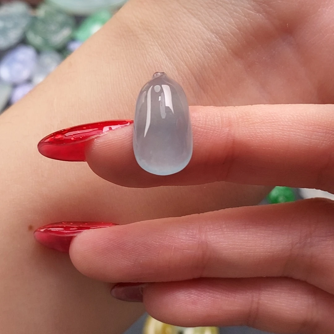 翡翠未镶嵌颈饰福瓜