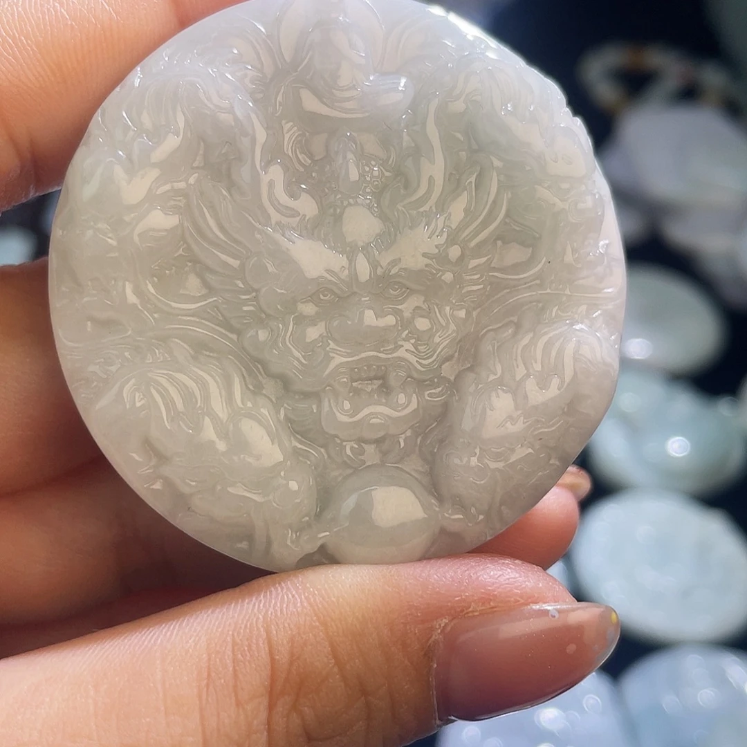 翡翠未镶嵌颈饰九龙龙牌