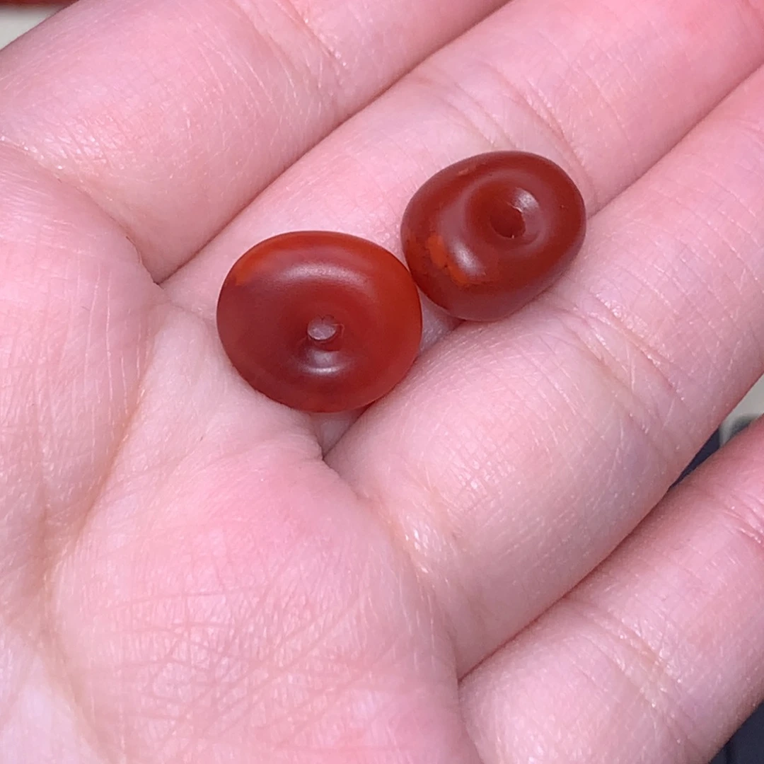 姐****南红玛瑙未镶嵌珠宝半成品藏扣组合