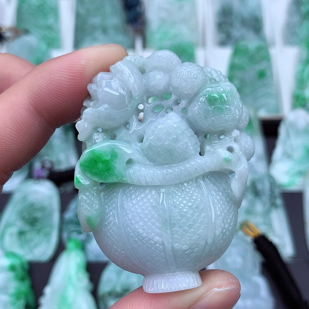 翡翠颈饰未镶嵌翡翠吊坠