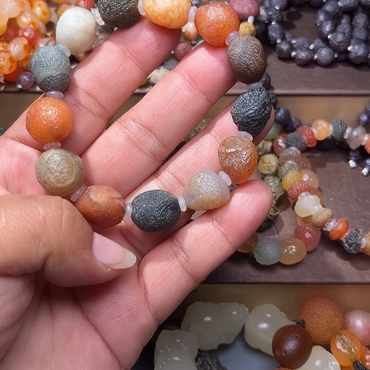 阿拉善彩玛瑙手串