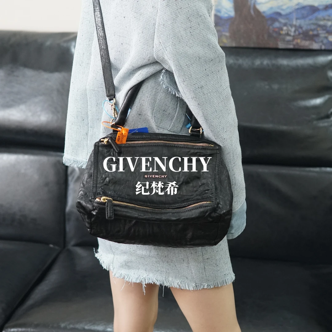 95新 Givenchy/纪梵希 黑色盒子斜挎包/WJ11702017/2017