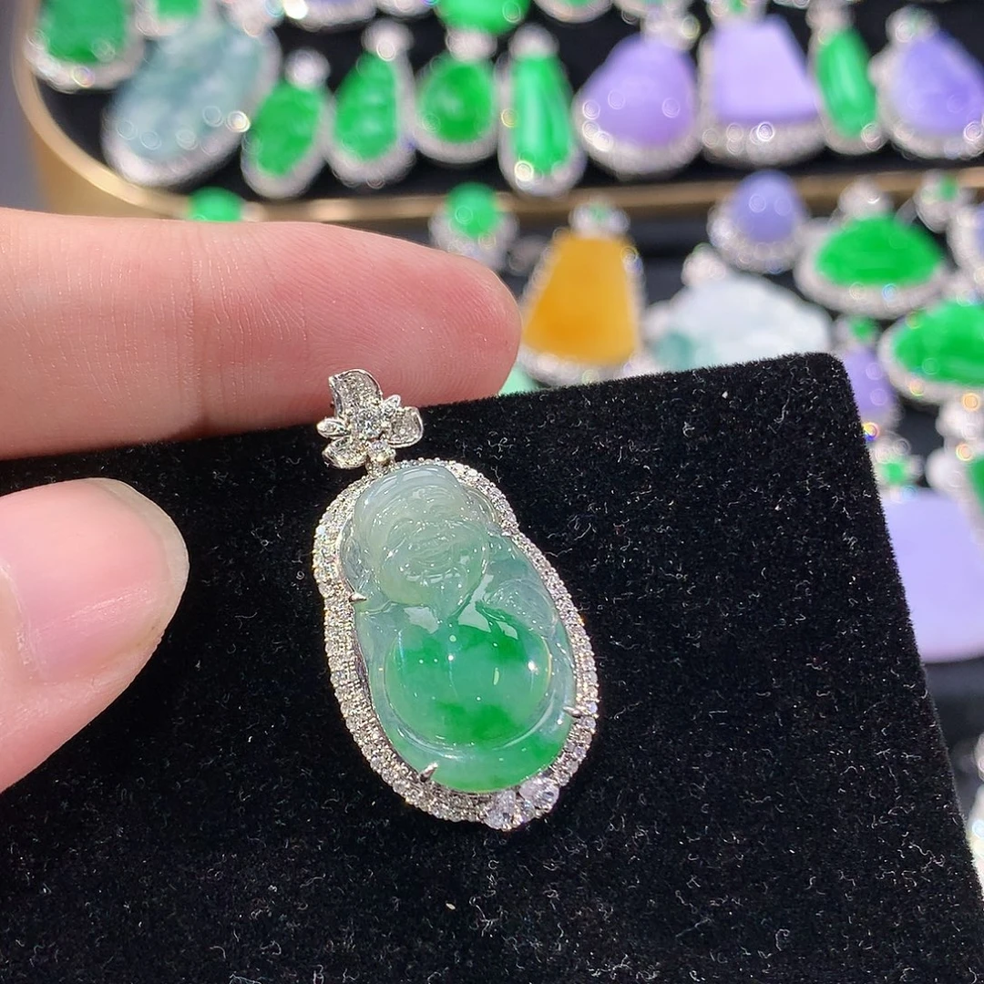 翡翠18K金镶嵌颈饰