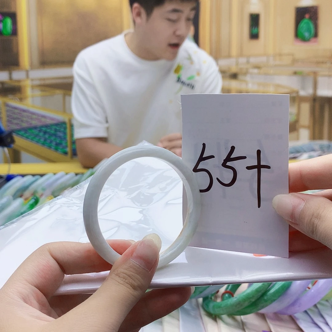 翡翠手镯未镶嵌999……