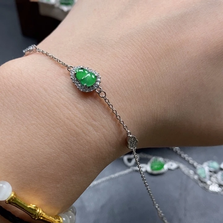 翡翠颈饰未镶嵌翡翠