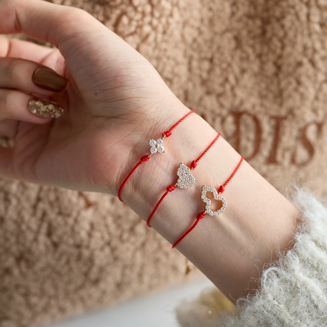 925银莫桑石手链 好事连连红绳 镂空锤纹花花红绳红色国风百搭