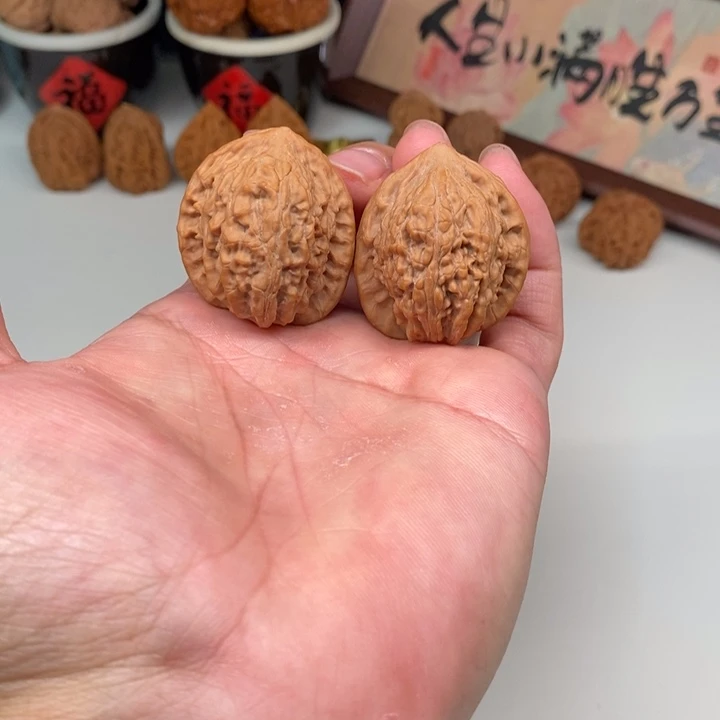文玩核桃把件金牛