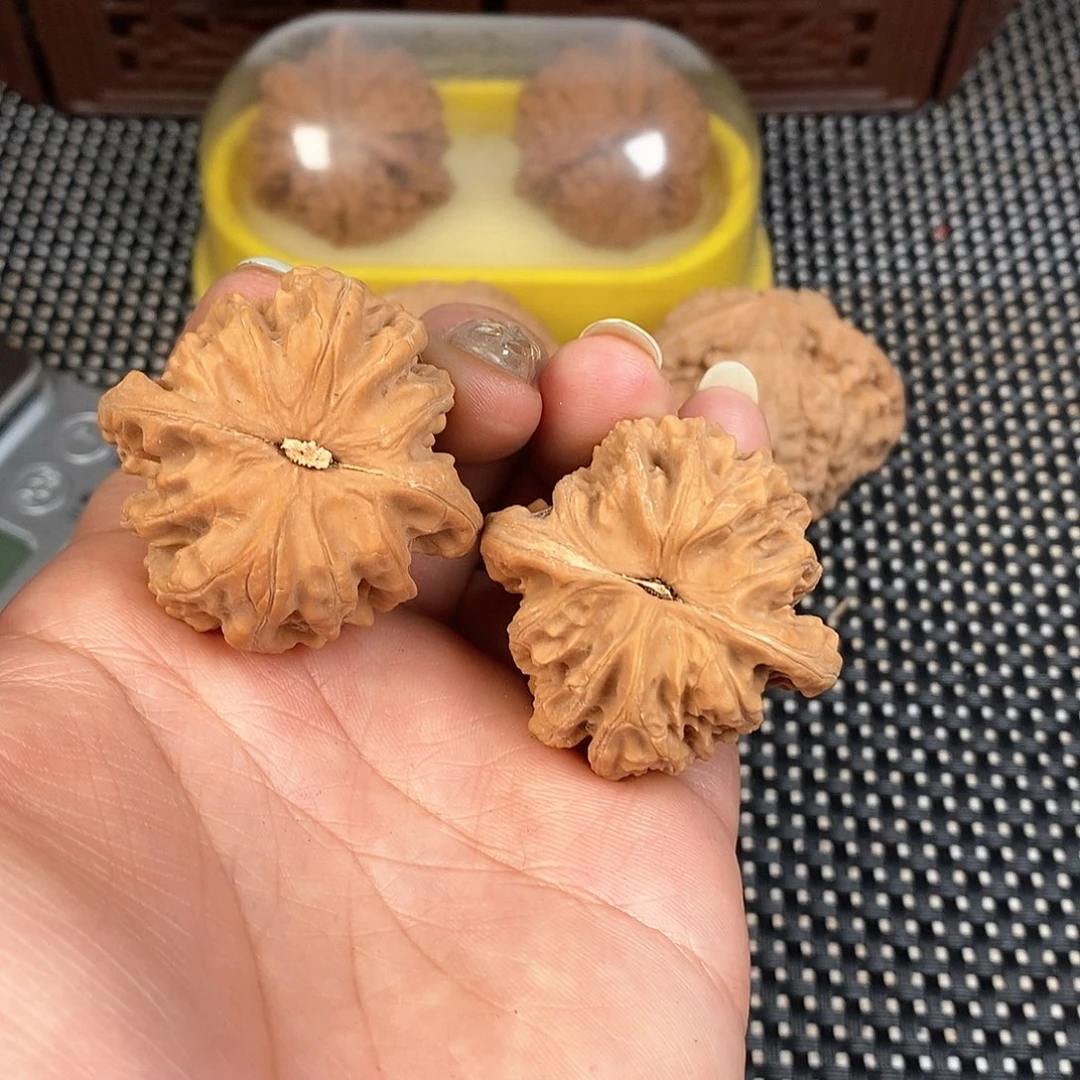 文玩核桃把件39➕霞云岭