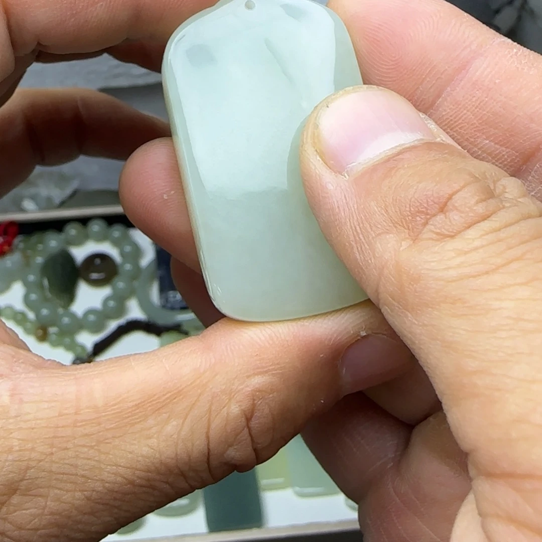 和田玉未镶嵌颈饰且末