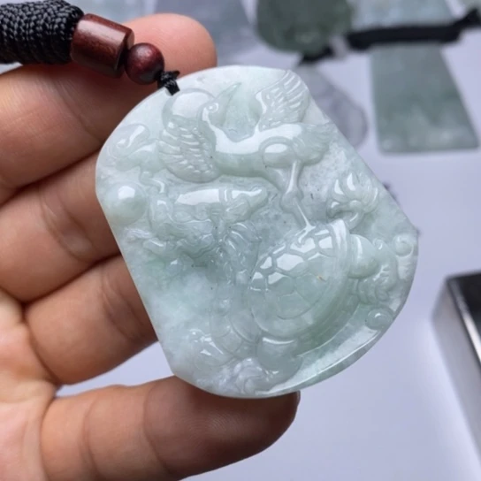 翡翠未镶嵌颈饰翡翠
