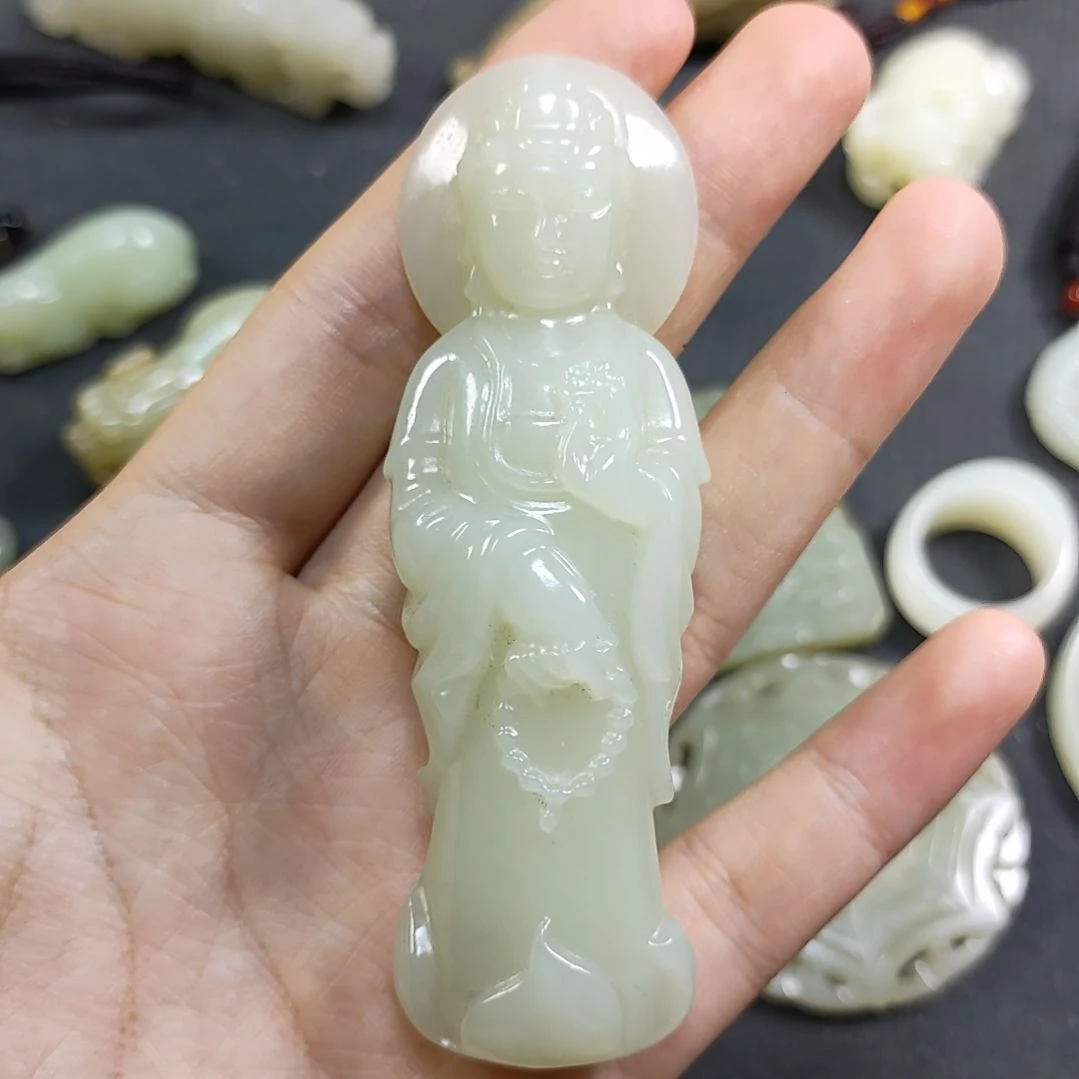 和田玉未镶嵌颈饰安*哥