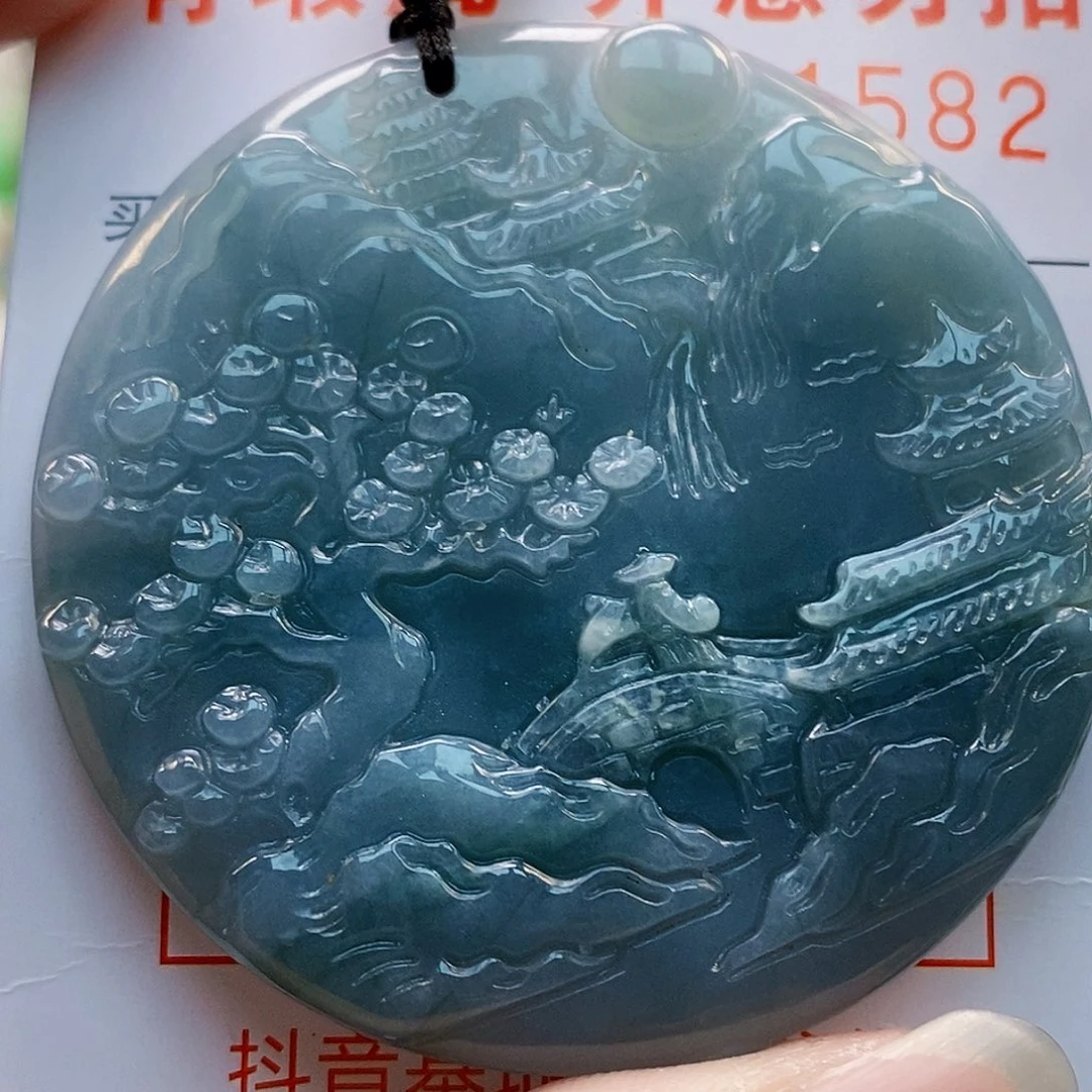 吊坠(不含链)未镶嵌翡翠