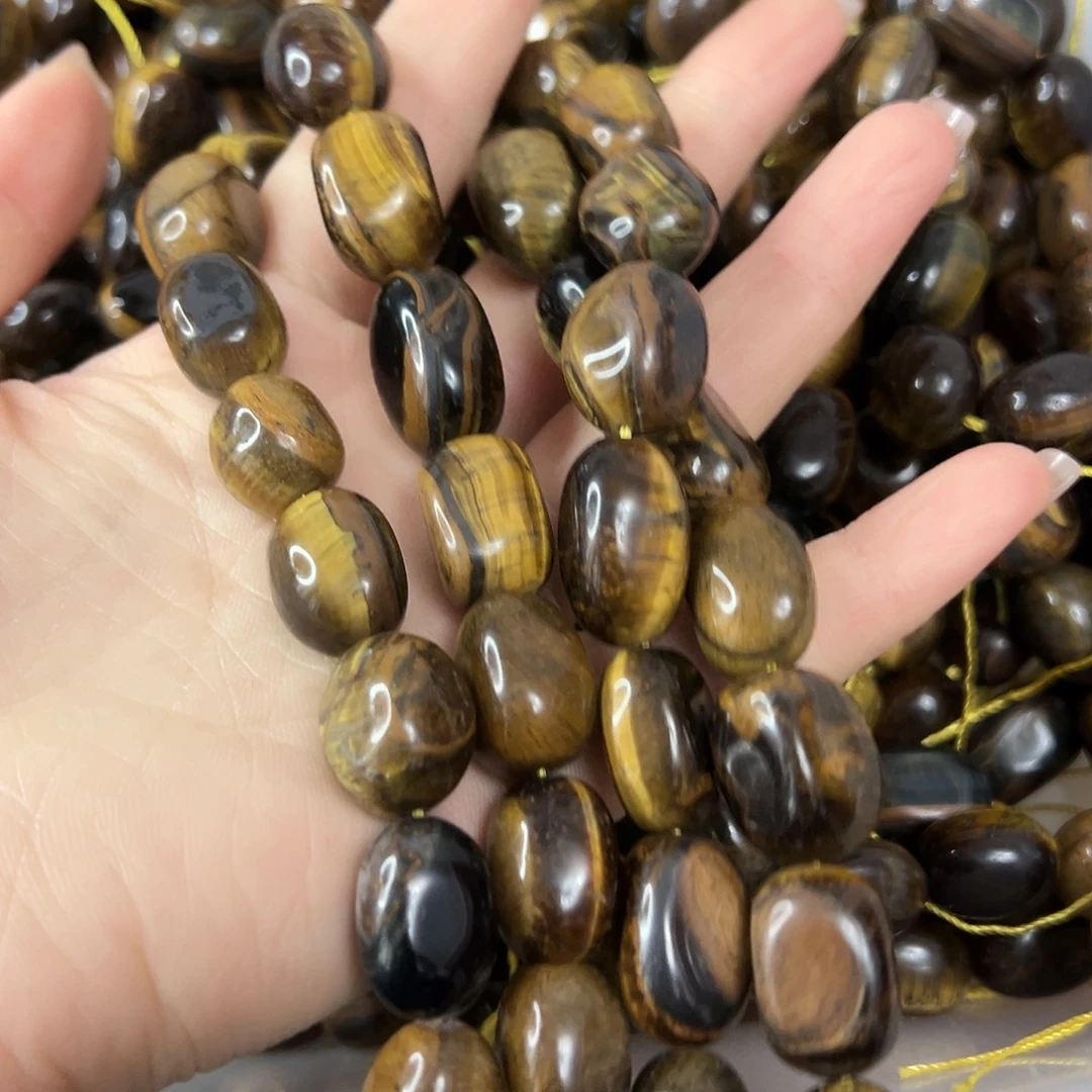 玛瑙/玉髓未镶嵌珠宝半成品，卡12x17黄虎一条