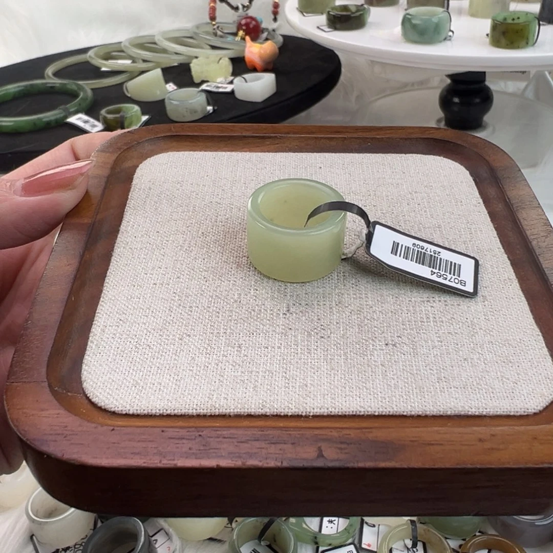 和田玉未镶嵌戒指w46奶绿圆切15.2不退换