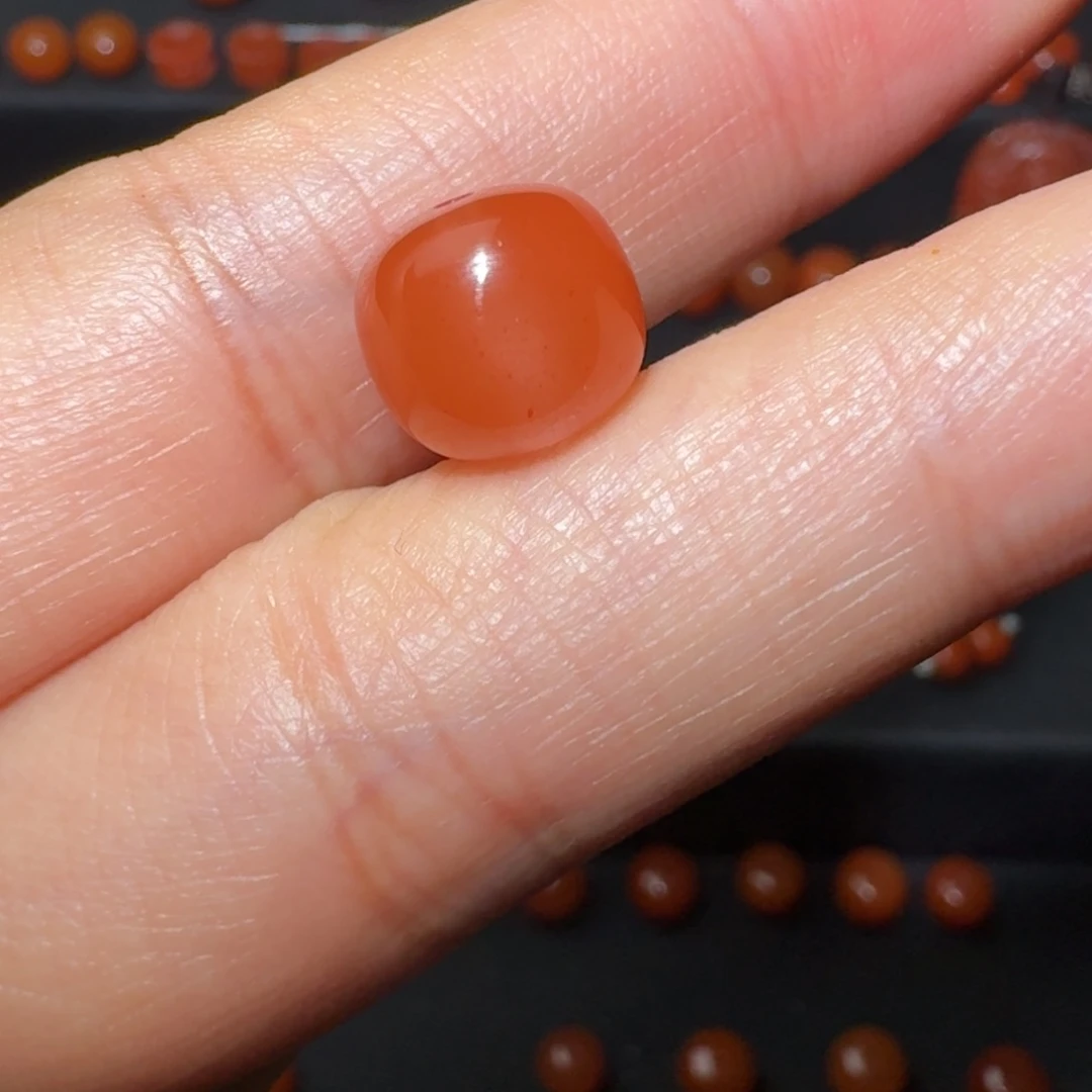 南红玛瑙未镶嵌樱桃红老形微纹10×9