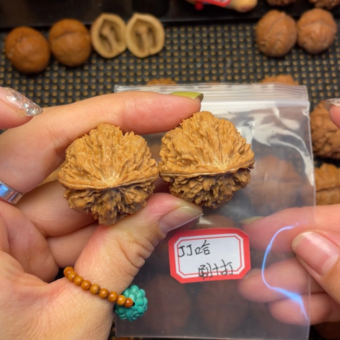 J***）文玩核桃吊坠32尺全品满天星
