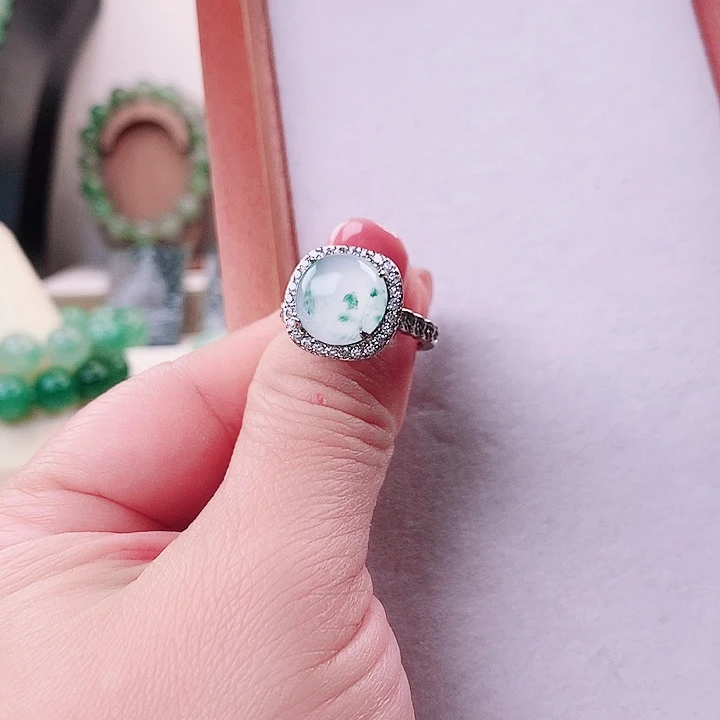 石英质玉合金戒指